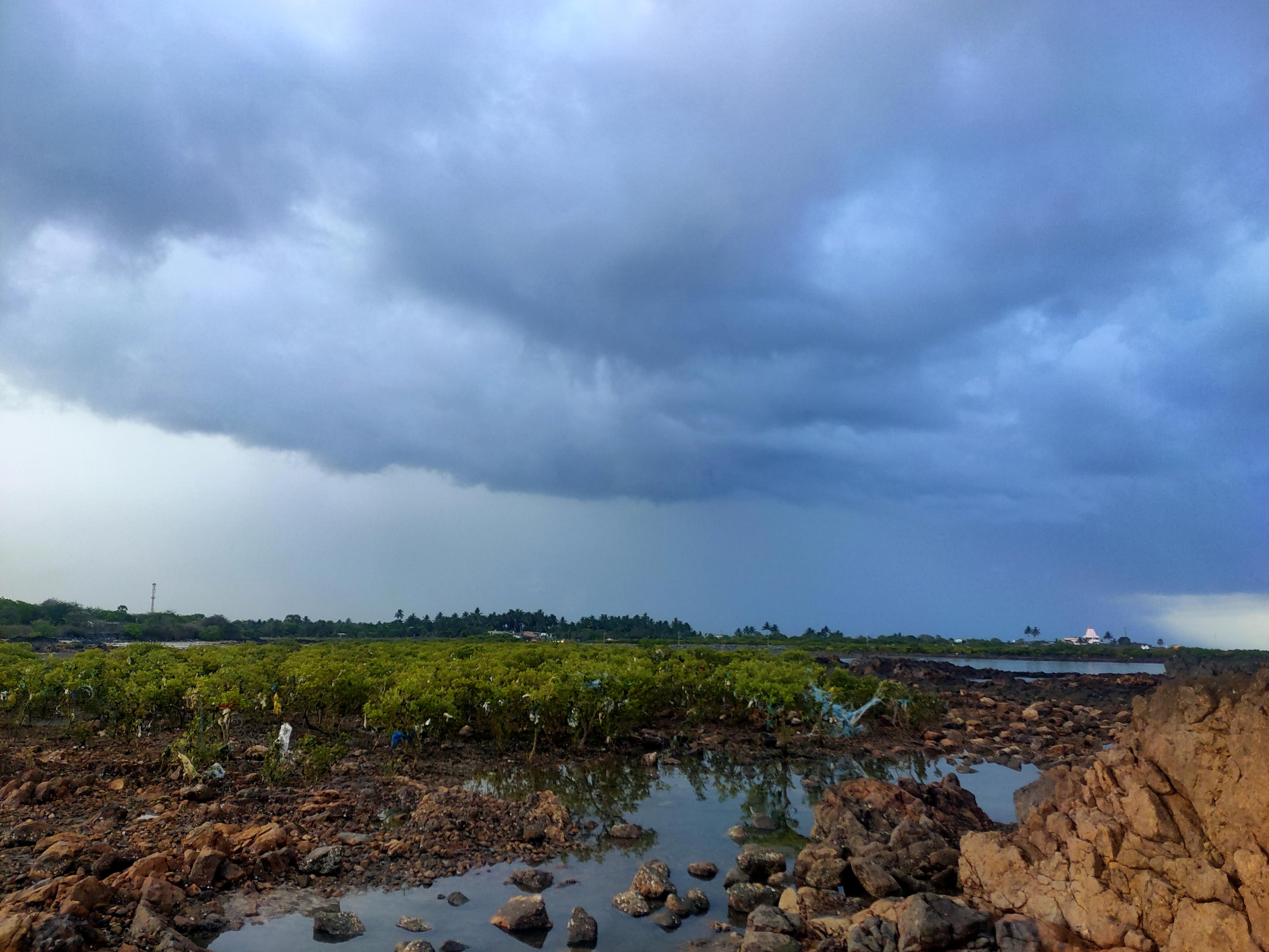 मथाणे बीच